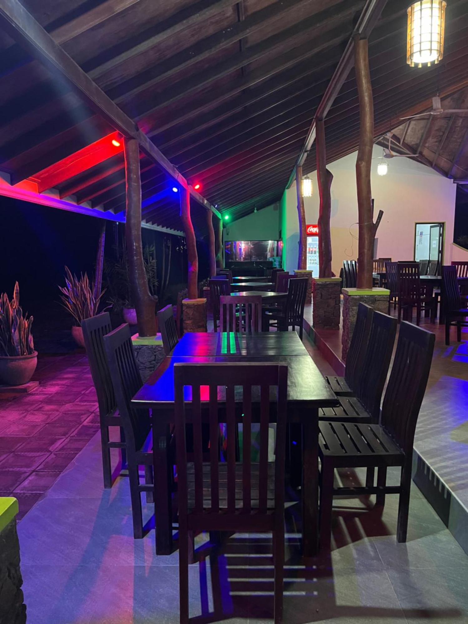 Royal Green Garden - Puttalam Exterior foto
